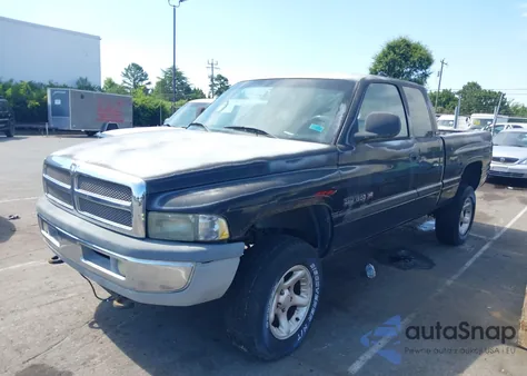 2001 Dodge Ram 1500 St z USA, uszkodzony, nr VIN 3B7HF13Z11G796627
